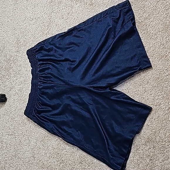 Navy Blue Nike Basketball Shorts in Small - Picture 2 of 4